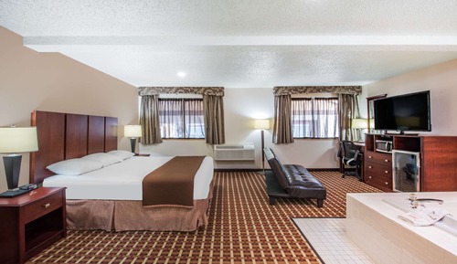 Studio Suite, 1 King Bed, Non Smoking