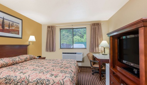 Room, 1 Queen Bed, Accessible, Non Smoking (Mobility Accessible)