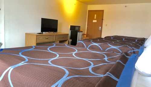 Room, Multiple Beds, Microwave