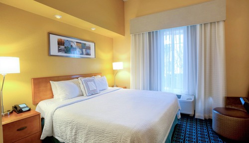 Room, 1 King Bed (Mobility/Hearing Access, Roll-In Shwr)