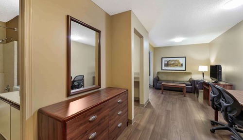 Deluxe Studio, 1 Queen Bed with Sofa bed, Non Smoking