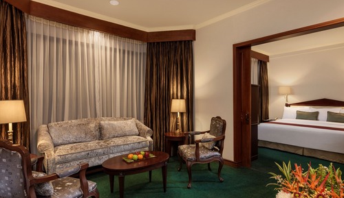 Suite (Corner)