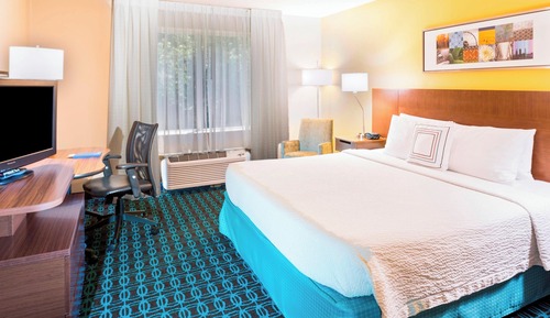 Room, 1 King Bed (Mobility Accessible, Tub)