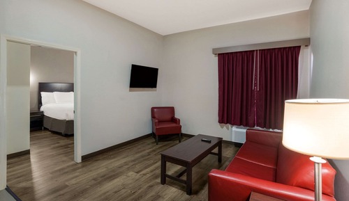 Suite, 1 King Bed with Sofa bed, Non Smoking