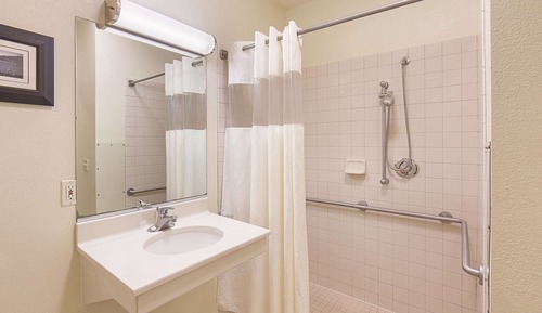 Room, 2 Queen Beds (Mobility Accessible, No Pets)