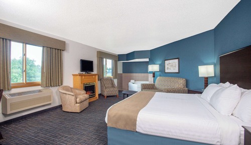 Deluxe Studio Suite, 1 King Bed, Non Smoking