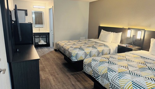 Standard Room, 2 Queen Beds, Non Smoking