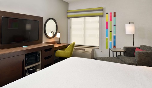 1 King Bed Nonsmoking