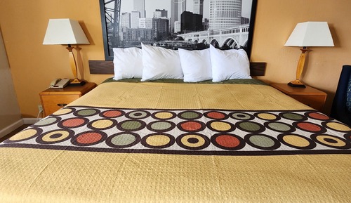 Standard Room, 1 King Bed, Accessible, Smoking