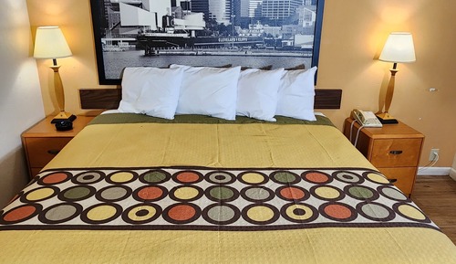 Standard Room, 1 King Bed, Accessible, Non Smoking