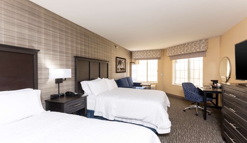 Studio, Two Queen Beds, Accessible