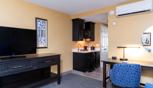 Suite, 2 Queen Beds, Non Smoking