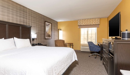 One king bed ns
