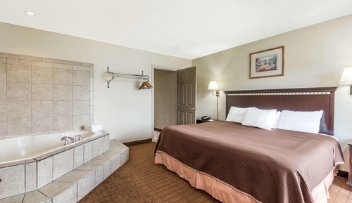 Studio Suite, 1 King Bed, Non Smoking