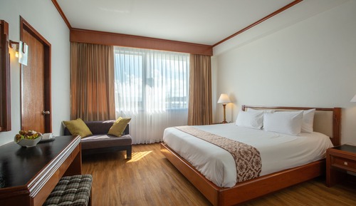 Deluxe Room, 1 King Bed