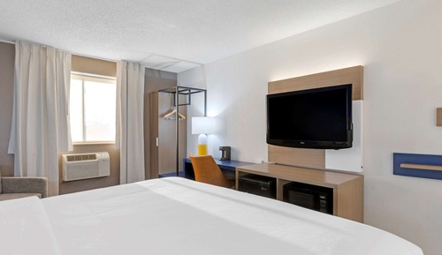 Standard Room, 1 King Bed, Non Smoking