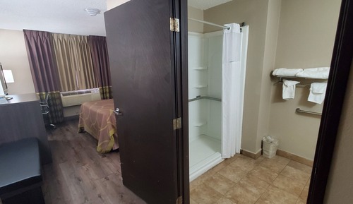 Room, 1 Queen Bed, Accessible, Non Smoking (Mobility)