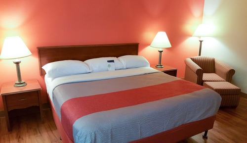 Deluxe Room, 1 King Bed, Non Smoking, Refrigerator & Microwave