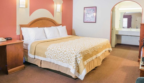 Studio Suite, 1 King Bed, Non Smoking