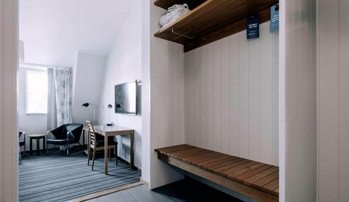 Family Room, 1 Queen Bed, Non Smoking