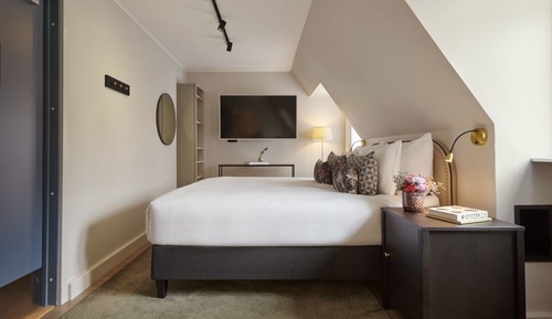 Standard Room, 1 Queen Bed