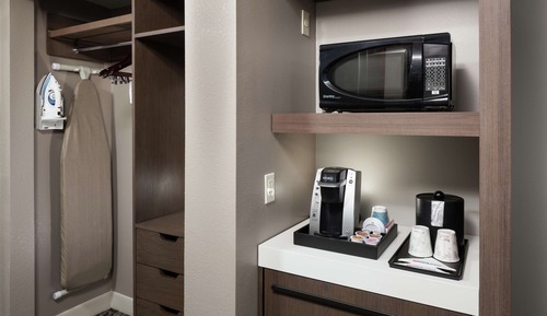 Two Queens Mini-suite