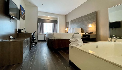 Standard Room, 1 King Bed, Non Smoking, Refrigerator & Microwave