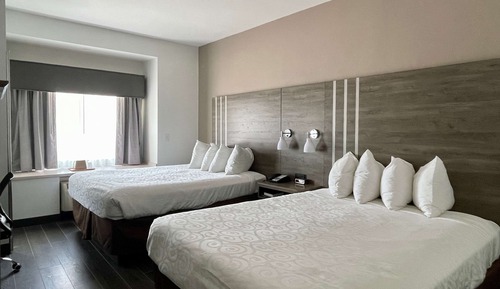 Standard Room, 2 Queen Beds, Accessible, Bathtub