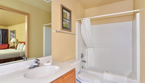 Room, 1 Queen Bed, Non Smoking, Kitchenette