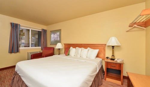 Suite, 1 King Bed, Non Smoking, Hot Tub