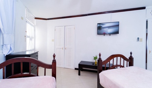 Junior Suite, 2 Bedrooms, Beach View (with Full- Time Nanny Service)