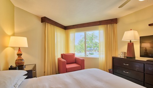 JR Suite Pool View