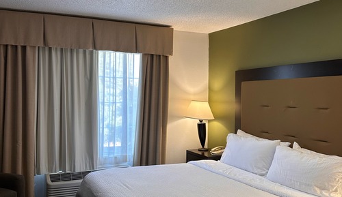 Suite, 1 Bedroom, Mobility Accessible (Communications, Accessible Tub)