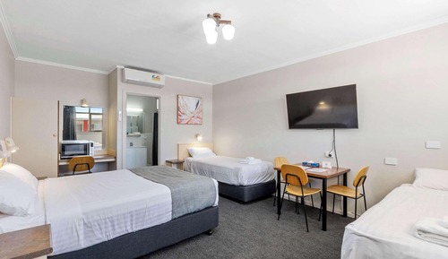 Standard Room, Multiple Beds, Non Smoking