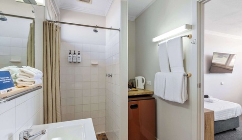 Standard Room, Multiple Beds, Non Smoking