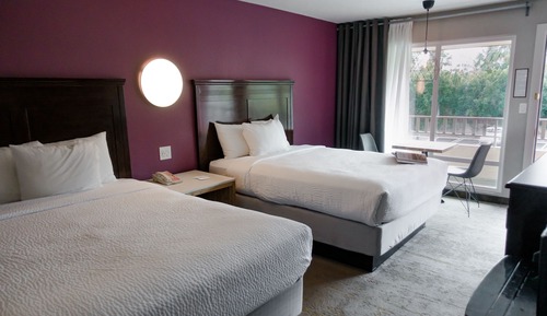 Deluxe Double Room, 2 Queen Beds, Pool View