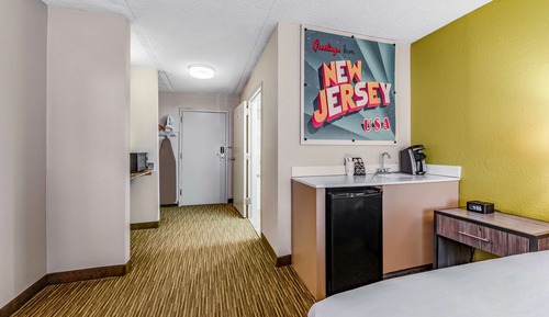 Standard Room, 1 King Bed, Accessible, Refrigerator & Microwave