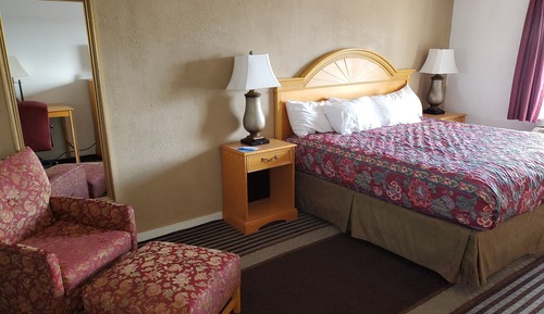 Standard Room, 1 King Bed, Non Smoking
