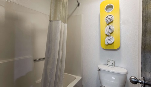 Deluxe Room, 2 Queen Beds, Non Smoking, Refrigerator & Microwave