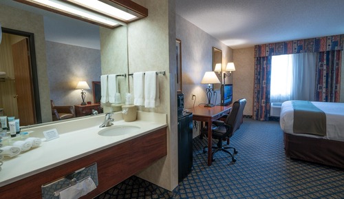 Standard Room, 1 King Bed