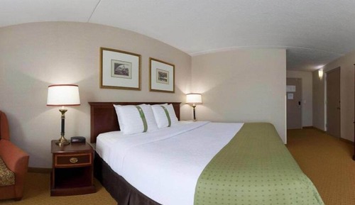 Suite, 1 King Bed (Additional Living Area)