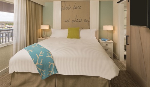 Deluxe Room, 1 Queen Bed, Accessible (Premium Queen Accessible)