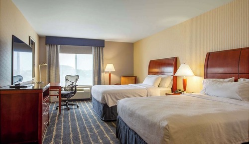 Room, 2 Queen Beds, Accessible, Bathtub