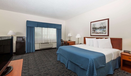 Suite, 1 King Bed, Non Smoking