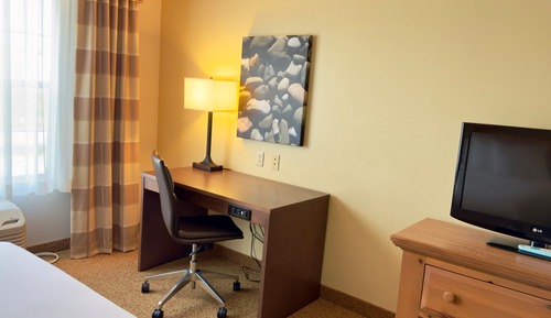 Room, 1 King Bed, Accessible, Non Smoking (Roll-in Shower)