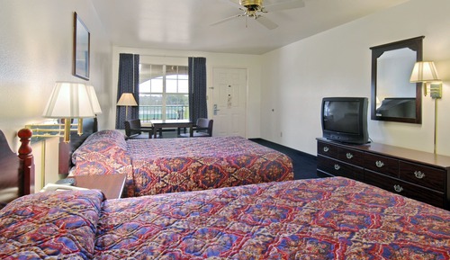Room, 2 Queen Beds, Accessible, Non Smoking (Mobility,Roll-In Shower)
