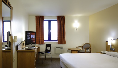 Family Room, Multiple Beds