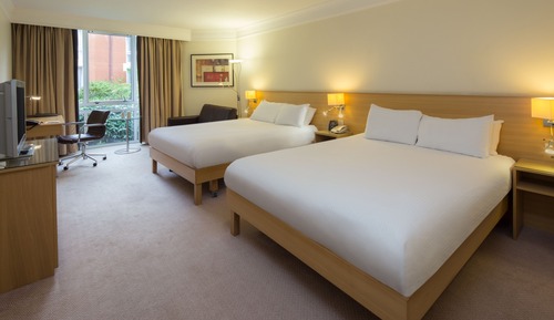 Family Room, 2 Queen Beds (Deluxe)