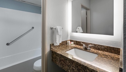 Superior Studio Suite, 1 King Bed, Non Smoking