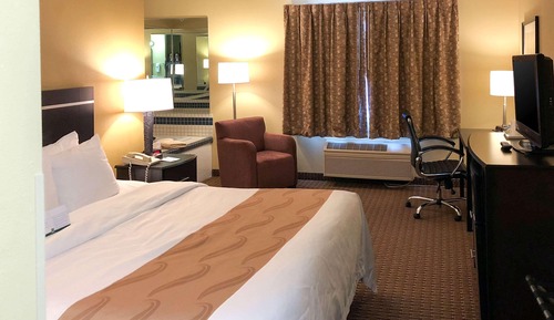 Suite, 1 King Bed, Non Smoking